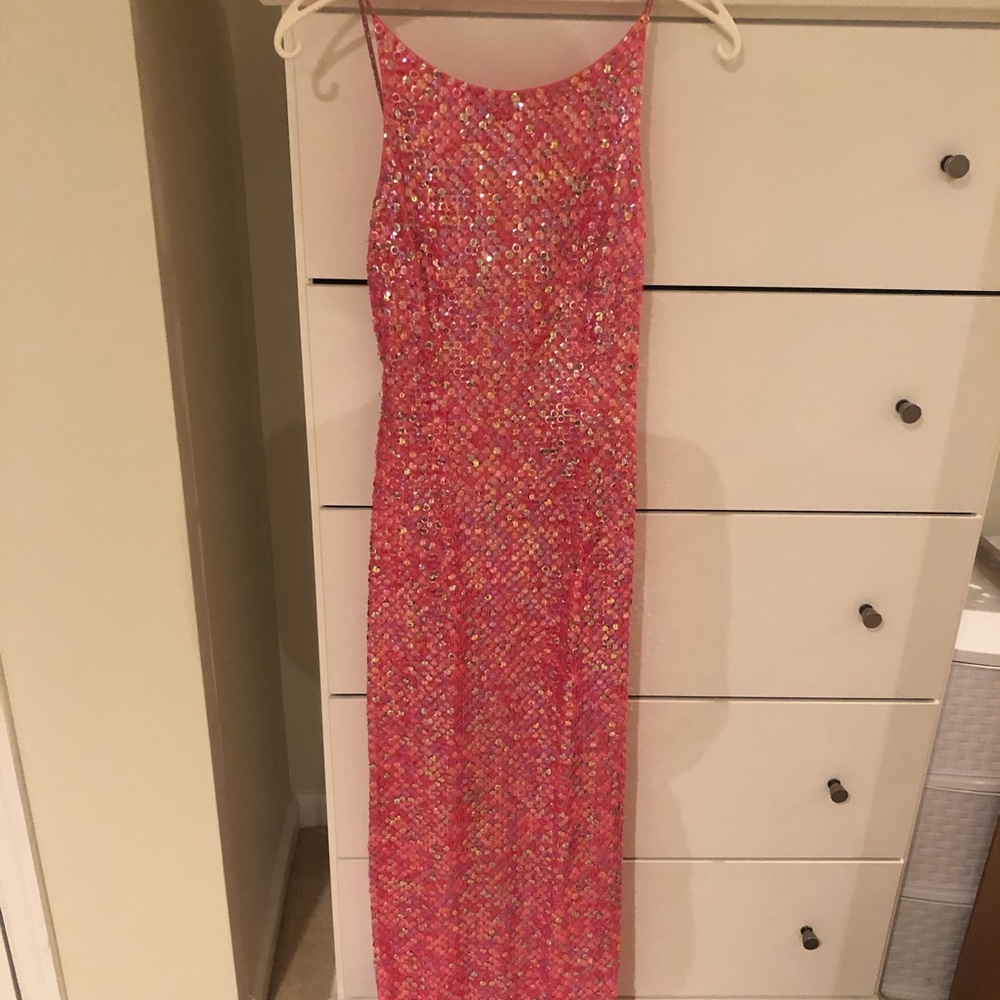 Insanely pretty mermaid backless gown